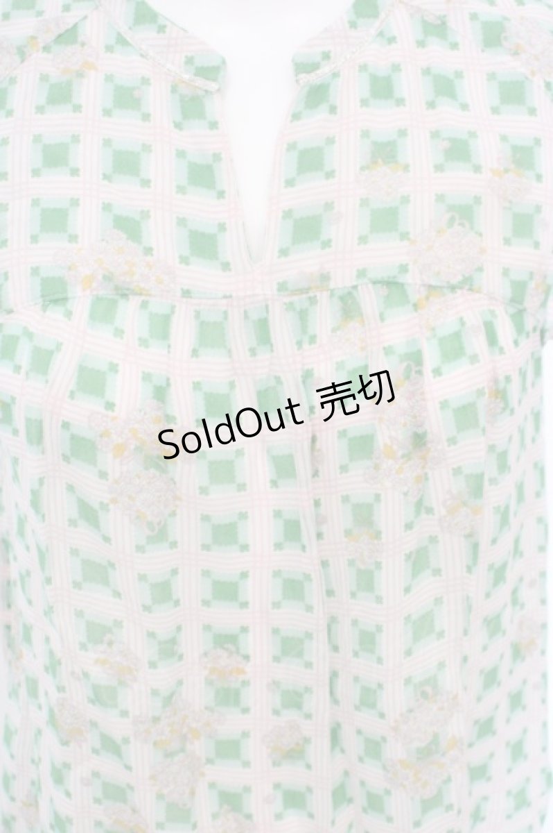 画像2: 【SALE】Cherir la femme / もこもこチェックブラウス  グリーン O-24-02-28-034-LO-BL-IG-ZT336 (2)