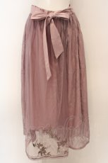 画像1: 【SALE】axes femme / リリー柄チュール刺繍スカート M ピンクベージュ O-24-03-08-088-AX-SK-OW-ZT265 (1)