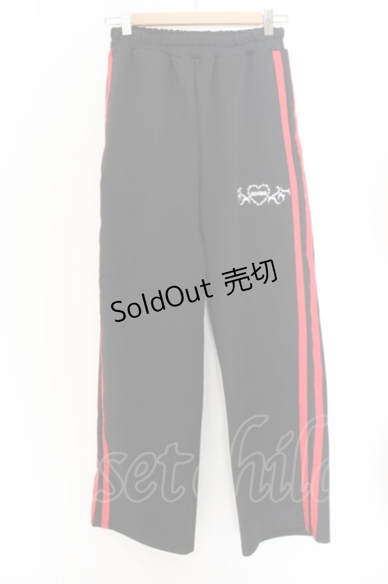 画像1: 【SALE】ACDC / WING HEARTサイドラインジャージパンツ  ブラック×レッド O-24-05-30-1171-PU-PA-OW-ZT332 (1)