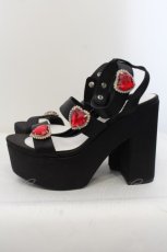 画像2: 【SALE】Rose Marie seoir / Triple Heart Sandal L クロ O-24-05-31-006-EL-SH-IG-ZTK001 (2)