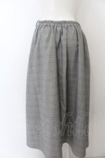 画像2: axes femme / 花刺繍チェックスカート F グレー O-24-06-09-103-AX-SK-OW-ZT267 (2)