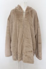 画像1: NieR CLOTHING / 超ふわもこBACK LOGO ZIP OUTER【猫耳付き】  ベージュ O-24-06-13-020-PU-TO-IG-ZTC048 (1)