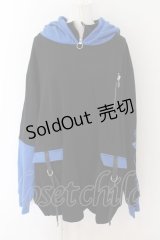 ililil / あのね。コラボ切り替えハイネックプリントパーカー  ブラック×ブルー O-24-07-20-053-PU-TO-OW-ZI