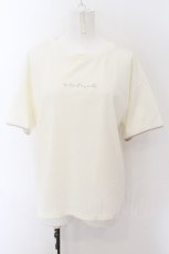 画像1: axes femme / 英字刺繍Tシャツ  オフシロ O-24-08-24-071-AX-TS-IG-ZT084 (1)