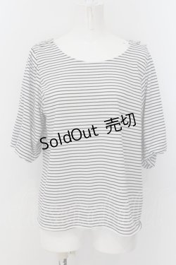 画像1: axes femme / Uネックボリューム袖Tシャツ F クロｘシロ O-24-08-30-031-AX-TS-YM-ZT063