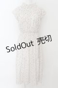axes femme / シャーリングデザインワンピース  アイボリー O-24-09-02-035-AX-OP-IG-ZT199