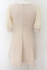 画像3: 【SALE】evelyn / レーススリーブ切り替えワンピース  ベージュ O-24-09-02-023-LO-OP-OW-ZT199 (3)