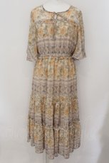 画像1: 【SALE】axes femme NOSTALGIE / フラワーパネル柄ワンピース F イエロー O-24-09-16-071-AX-OP-OW-ZT178 (1)