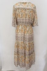 画像2: 【SALE】axes femme NOSTALGIE / フラワーパネル柄ワンピース F イエロー O-24-09-16-071-AX-OP-OW-ZT178 (2)