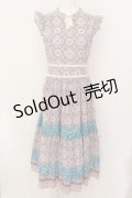 axes femme NOSTALGIE / 装飾モチーフパネル柄ワンピース F ブルー系 O-24-09-16-074-AX-OP-OW-ZT178