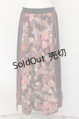 Qutie Frash / 和柄プリーツロンスカ  レッド O-24-09-19-104-QU-SK-OW-ZI