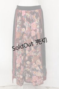 Qutie Frash / 和柄プリーツロンスカ  レッド O-24-09-19-104-QU-SK-OW-ZI