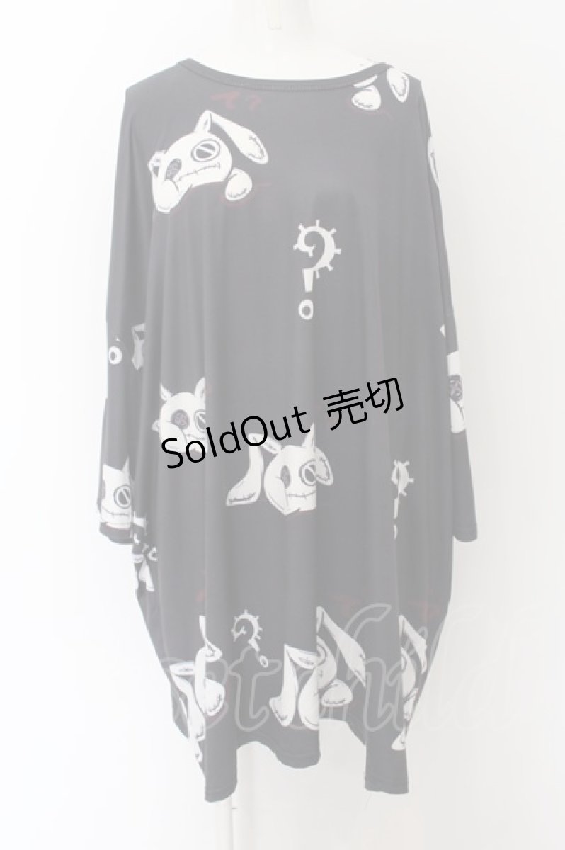 画像1: 【SALE】NieR CLOTHING / 総柄カットソー【で？】  ブラック O-24-09-30-005-PU-TO-IG-ZT303 (1)