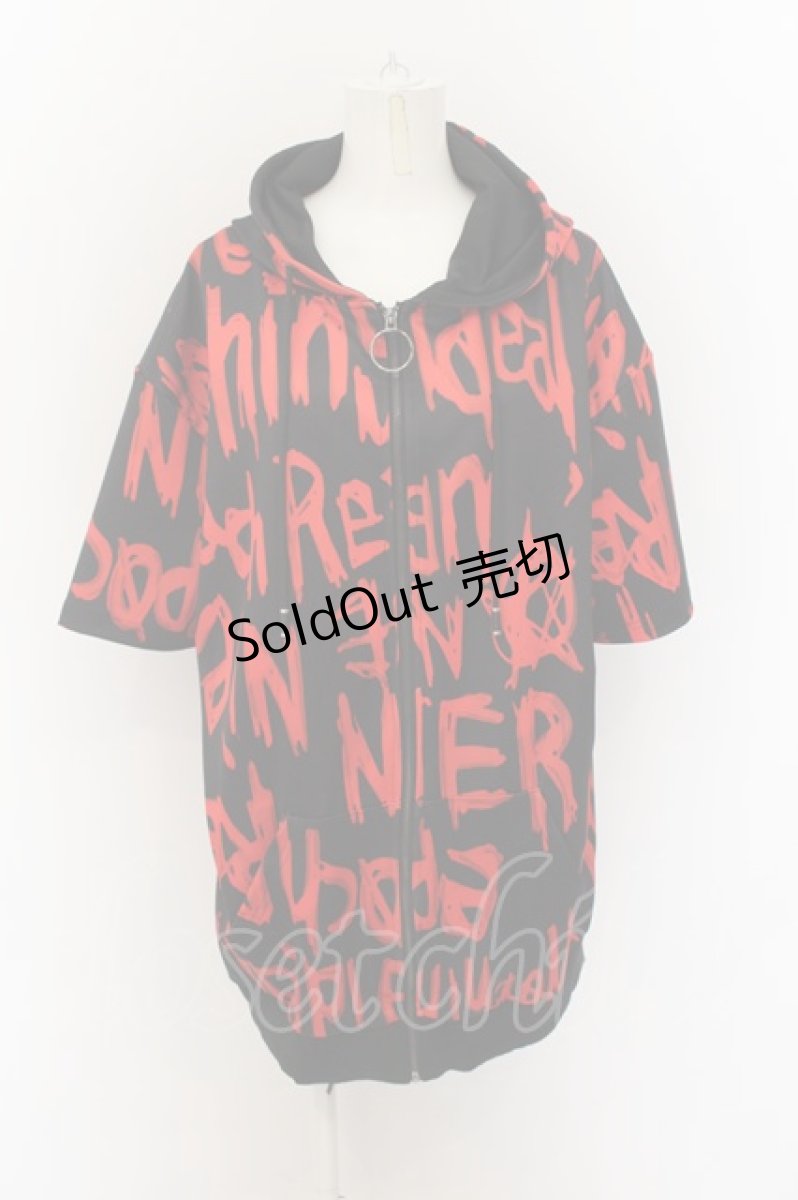 画像1: 【SALE】NieR CLOTHING / 総柄ZIP半袖パーカー  ブラック×レッド O-24-09-30-009-PU-TO-IG-ZT303 (1)