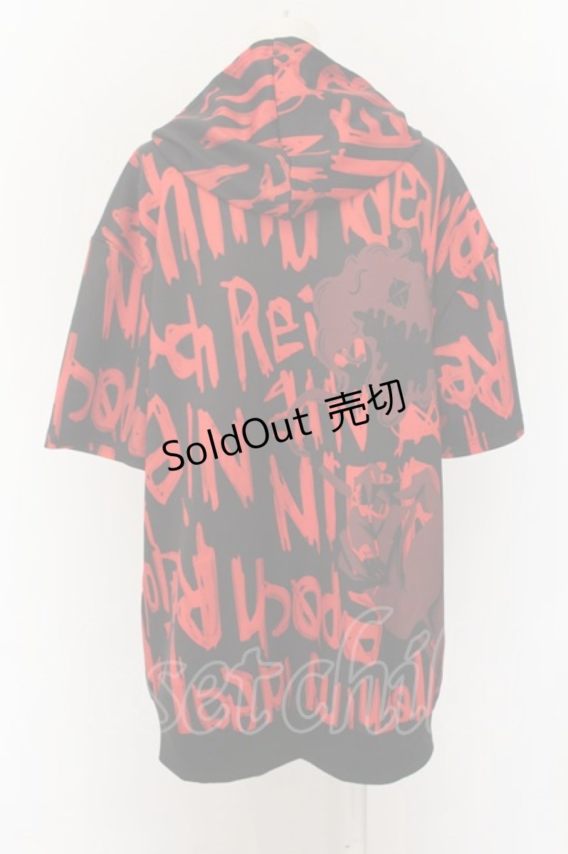 画像2: 【SALE】NieR CLOTHING / 総柄ZIP半袖パーカー  ブラック×レッド O-24-09-30-009-PU-TO-IG-ZT303 (2)
