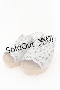 axes femme / カットワーク使いミュール L グレー×ブラウン O-24-10-03-037-AX-SH-OW-ZT274