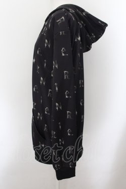 画像2: NieR Clothing / 転写ptジップアップパーカー F アルファベット総柄（ブラック） O-24-10-08-012-PU-TO-OW-ZT260