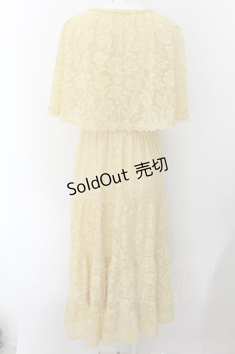 画像3: 【SALE】axes femme / ケープ風レースティアードワンピース F イエロー O-24-10-08-031-AX-OP-OW-ZT177 (3)