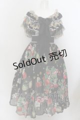 Triple fortune / スターストロベリーワンピース  ブラック O-24-10-11-001-EL-OP-IG-OS