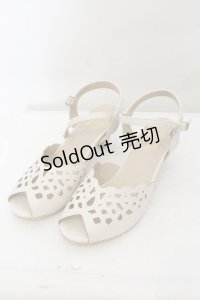 an another angelus / レースカットワークサンダル M アイボリー O-24-10-17-023-CA-SH-OW-ZT-K017