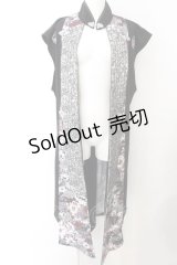 Qutie Frash / 2019パティキュラ陣羽織風ロングカーディガン  ブラック×和柄金魚 O-24-10-27-067-QU-TO-OW-ZI