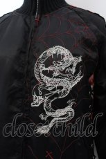 画像2: h.NAOTO EAST / 和柄切り替えサイドレースアップスカジャン  ブラック O-24-10-28-049-HN-JA-OW-ZT096 (2)