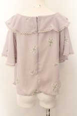 画像2: 【SALE】an another angelus / かすみ草総刺繍ブラウス  ラベンダーグレー O-24-11-20-029-CA-TO-OW-ZT081 (2)