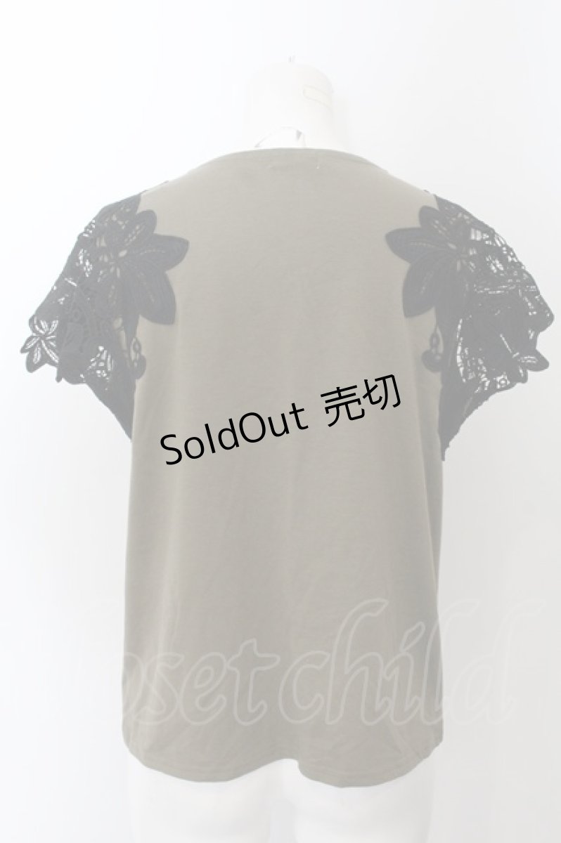 画像2: 【SALE】axes femme / フラワーレーススリーブTシャツ M カーキグリーン×クロ O-24-11-22-040-AX-TO-IG-ZT095 (2)