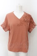 axes femme / 立体花モチーフレースＴシャツ M オレンジ O-24-11-22-041-AX-TO-IG-ZT021