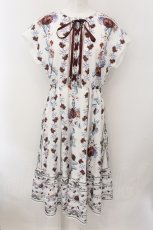 画像1: 【SALE】axes femme NOSTALGIE / アンティークフラワーワンピース F シロ O-24-11-30-1022-AX-OP-OW-ZT021 (1)