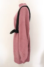 画像2: 【SALE】EATME / ハーネス付きルーズニットワンピース  ピンク×クロ O-24-12-07-048-LO-OP-IG-ZT054 (2)