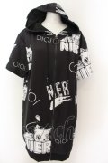 NieR Clothing / 転写pt半袖ZIPパーカー F マルイミケ（ブラック×ホワイト） O-24-12-18-074-PU-TO-OW-ZT061