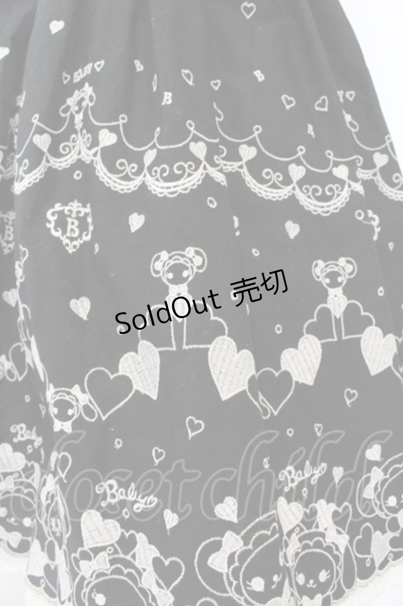 画像3: BABY,THE STARS SHINE BRIGHT / くみゃちゃんのLove Heart Embroideryワンピース  クロ O-24-12-25-060-BA-OP-OW-OS (3)