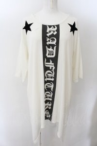 GLAD NEWS / ウイング変形カットソー F シロ O-24-12-25-021-GL-TO-OW-ZT396