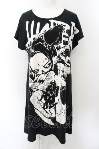 HYPER CORE / ガール＆スカルプリントTシャツ  ブラック O-24-12-27-025-PU-TO-OW-ZT259