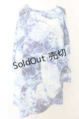 NieR Clothing / 転写Tシャツ F スプラッシュ（ブルー） O-24-12-31-1046-PU-TS-OW-ZT272