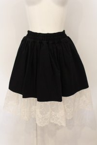 MARBLE / チュール付きレースインナースカート  ブラック×ホワイト O-25-01-18-008-GO-SK-IG-ZI