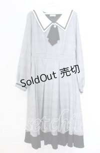 axes femme / ブローチ付セーラーワンピース F グレー O-25-11-19-045-AX-OP-OW-OS