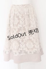 axes femme / オーナメント柄タックスカート  ベージュ O-25-01-31-1057-AX-SK-IG-ZT376
