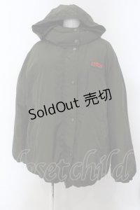 Candy Stripper / 胸ロゴダウンジャケット  カーキグリーン O-25-01-31-2008-PU-CO-IG-ZT-C012