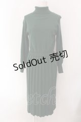 LEBECCA boutique / 音の混ざったプリーツニットワンピース  グリーン O-25-02-10-048-EL-OP-IG-OS