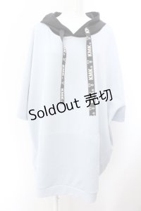 KINGLYMASK / ロゴテープBIGパーカー M サックス×ブラック O-25-02-16-031-PU-TO-OW-OS