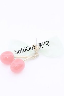 画像2: Q-pot. / チェリーシロップピアス  アカ×ゴールド×グリーン O-25-02-16-046-QP-AC-IG-OS