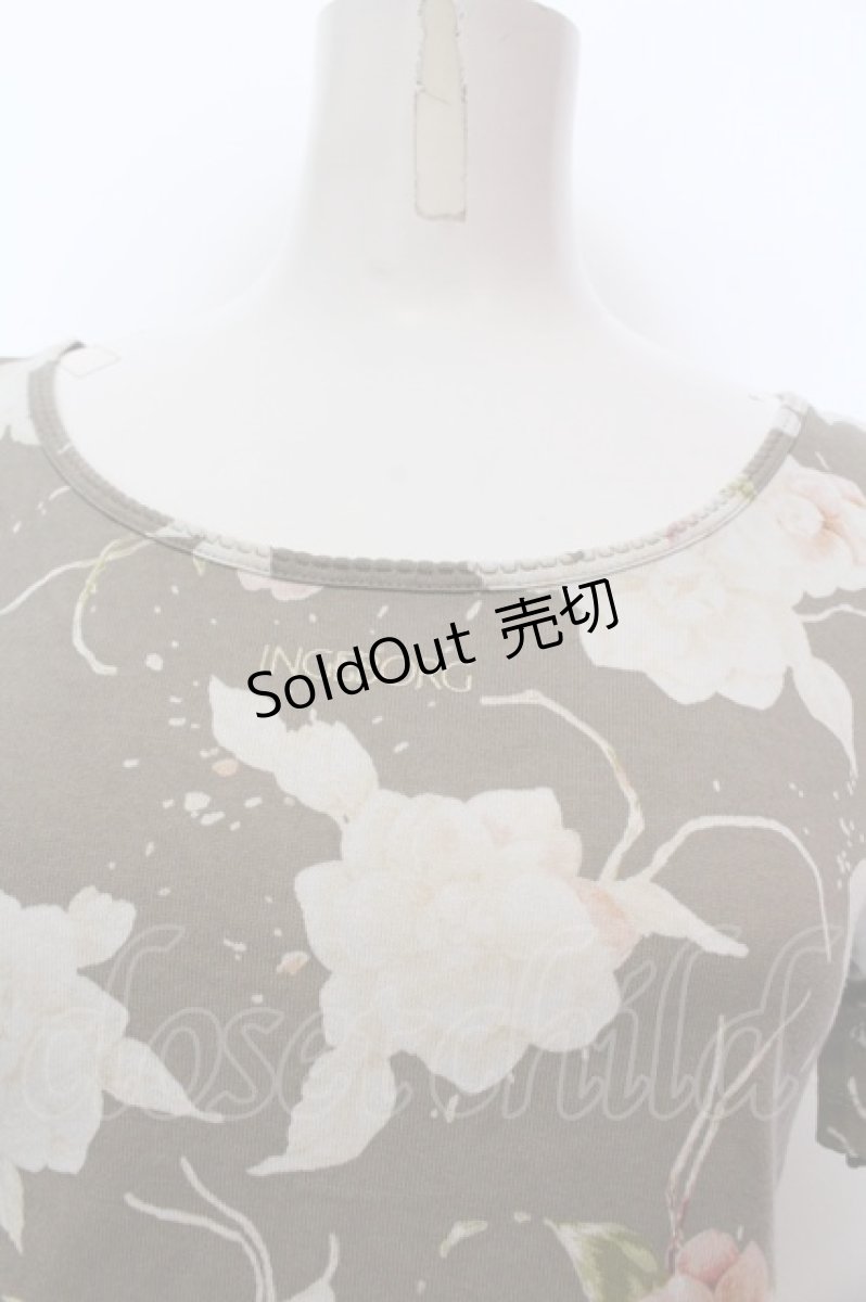 画像2: 【SALE】INGEBORG / フラワー総柄ロゴTシャツ S グレージュ O-25-02-19-1009-LO-TS-YM-ZT089 (2)