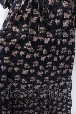 画像2: 【SALE】axes femme / ミニローズ柄ティアードワンピース  ネイビー O-25-02-19-1103-AX-OP-IG-ZT146 (2)