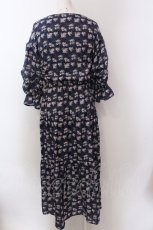 画像3: 【SALE】axes femme / ミニローズ柄ティアードワンピース  ネイビー O-25-02-19-1103-AX-OP-IG-ZT146 (3)