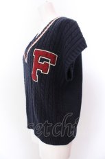 画像2: 【SALE】Fi.n.t / レタードワッペンニットベスト  ネイビー O-25-02-19-1115-CA-TO-IG-ZT052 (2)