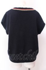 画像3: 【SALE】Fi.n.t / レタードワッペンニットベスト  ネイビー O-25-02-19-1115-CA-TO-IG-ZT052 (3)