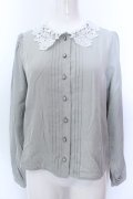 LEBECCA boutique / 高鳴る鼓動のレースカラーブラウス F グリーン O-25-02-19-1116-EL-BL-OW-ZT077