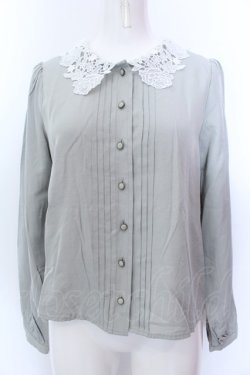 画像1: LEBECCA boutique / 高鳴る鼓動のレースカラーブラウス F グリーン O-25-02-19-1116-EL-BL-OW-ZT077